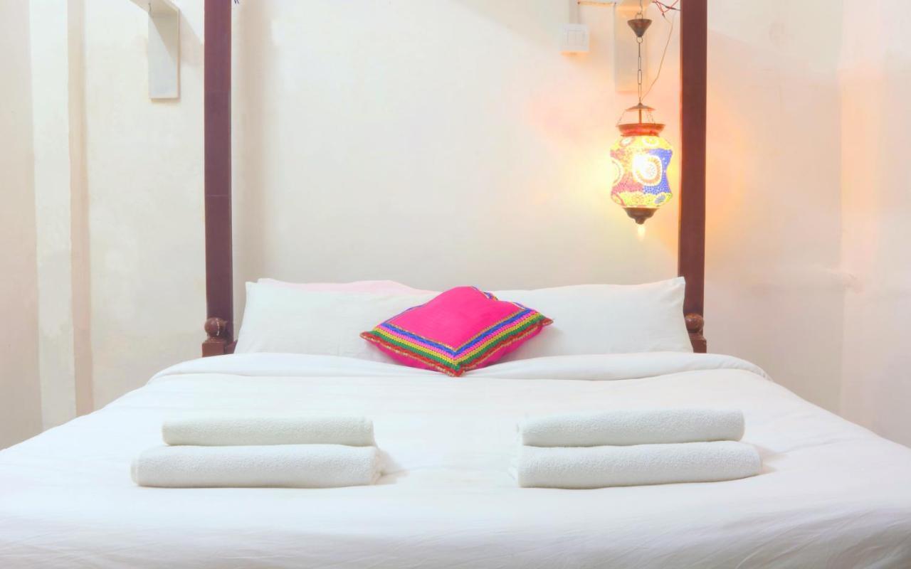 Hog Hostel *